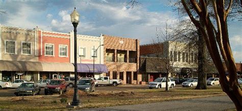 The Small Town In Mississippi Thats One Of The Coolest In The Us