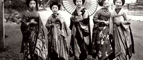Vintage Japanese Maikos And Geikos Girls Taisho Period