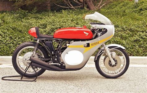 Honda Rc166 One Of The Best And Storming Bike Still Cafe Racing Racing Motorcycles Honda Cr