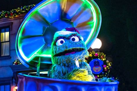 Oscar The Grouch In Sesame Street Christmas Parade At Seaworld 1