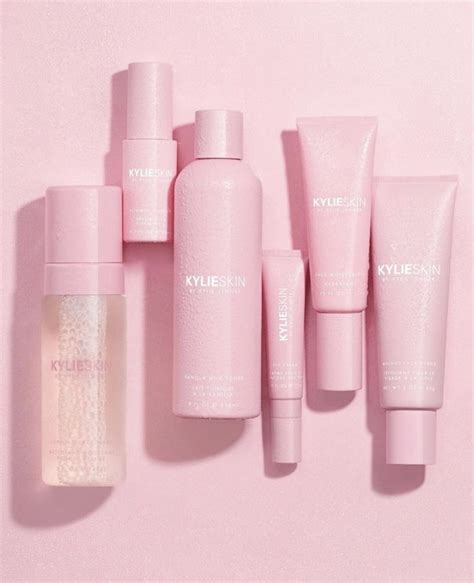 Kylie 👄 Makeup Skin Care Beauty Skin Pink Skin