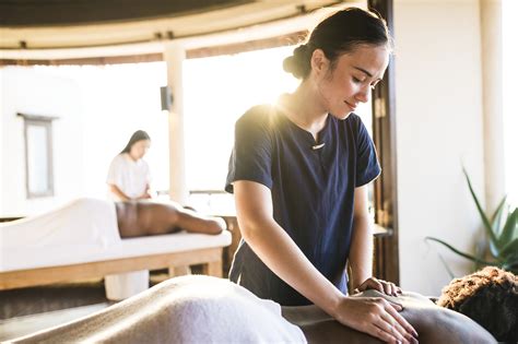 Characteristics Of A Good Massage Therapist Best Massage Stores