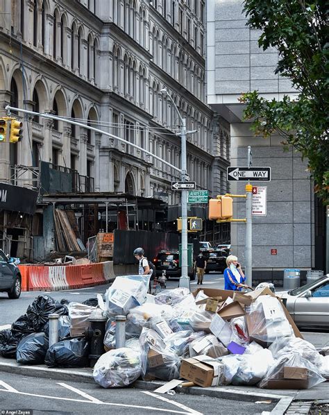 Trash Piles Up As New York Sanitation Budget Cut By 106m Daily Mail Online