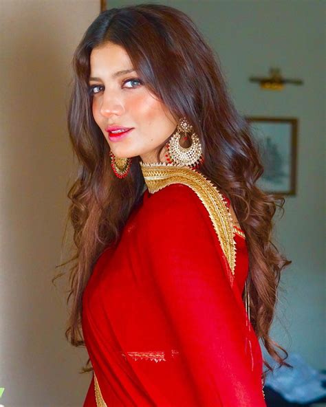 Pin On Celebrities Top Pakistani Actresses With Most Beautiful Hair