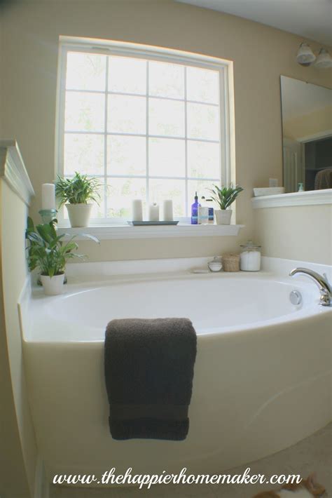 Some of these ideas are classic, from pails to wooden crates, and others are novel, like rubber rain boots. Decorating Around a Bathtub | Bathtub decor, Garden tub ...