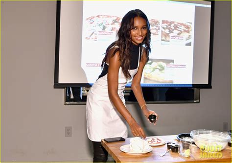 Full Sized Photo Of Jasmine Tookes Hosts Pizza Making Class In Nyc 05