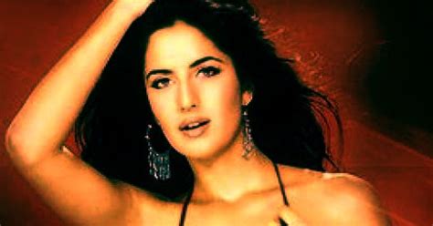 MAD ABOUT MOVIES Katrina Kaif Boob Show In Boom Movie