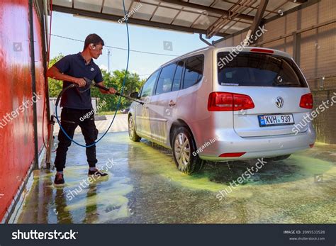 Modern City Car Wash Background Copy Stock Photo 2095531528 | Shutterstock