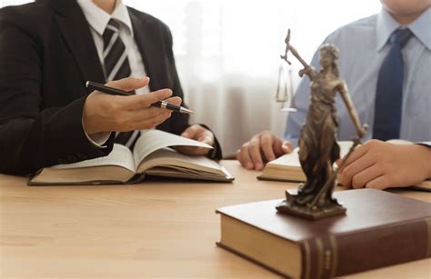 O Que Faz E Como Escolher Um Advogado Criminalista Jus Com Br Jus