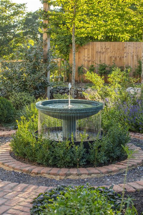 Bird Bath Ideas 13 Stylish Ways To Bring Birds Into Your Garden