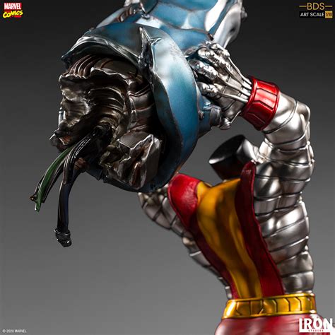Marvel Comics Colossus Statue By Iron Studios The