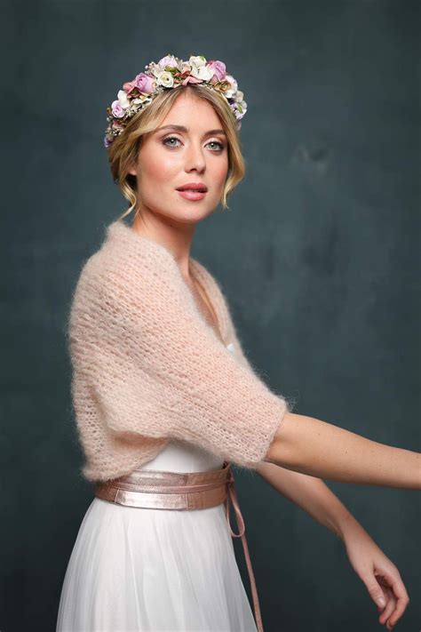 ◙ hochzeitskleid spitze, hochzeitskleid schleier, romantisches hochzeitskleid, hochzeitskleid a linie, hochzeitskleid schlichtes. Brautjacke, Strickjacke in Rosa - Love Is All Around ...