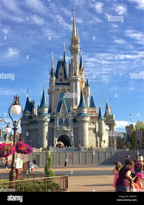 Magic Kingdom Florida Castle 2016 Hi Res Stock Photography And Images