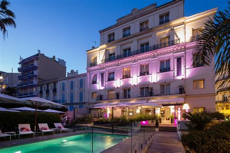→ Boutique Hotel Cannes Luxury Hotel Rooms Cannes Glamourous Hotel