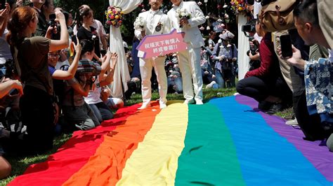 Taiwan Registra Os Primeiros Casamentos Gays Da Ásia Veja