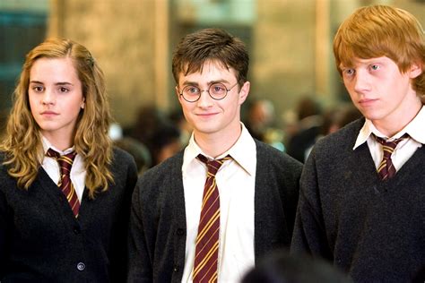 Harry Potter S Daniel Radcliffe Rupert Grint And Emma Watson To Reunite For Return To Hogwarts