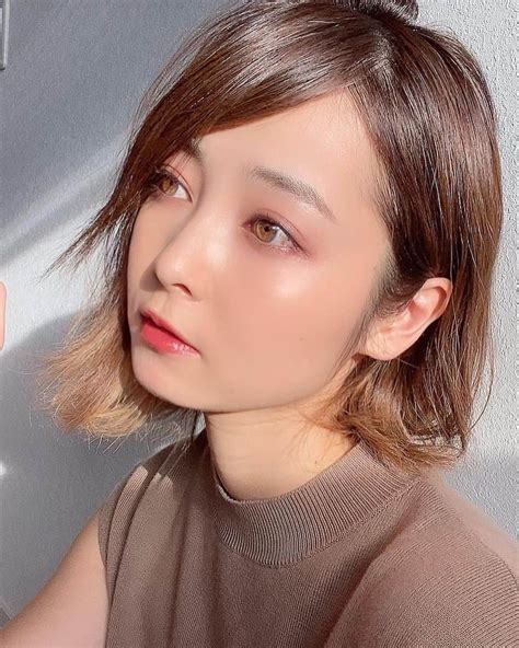 山口夏実さんのインスタグラム写真 山口夏実instagram「osaji 秋っぽい艶やかなニュアンスコスメに 一目惚れ♥️