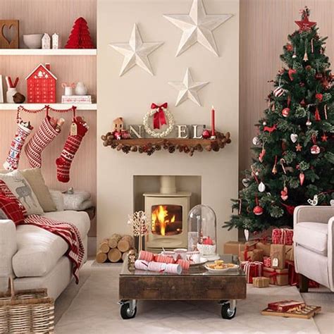 From ideas for rooms with high ceilings to small formal living room ideas, there are living room designs here that will look wonderful in every house. 53 Wonderfully modern Christmas decorated living rooms