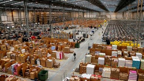 Amazon beefs up online offerings in Canada - Business - CBC News