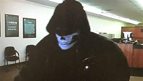 Man Wearing Skull Mask Wanted In Armed Robbery At Elwood Store Wttv