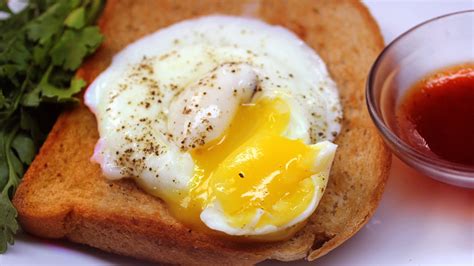 Poached Egg Quick And Tasty Breakfast Egg Toast Easy Breakfast Recipes Tasty Eggs Youtube