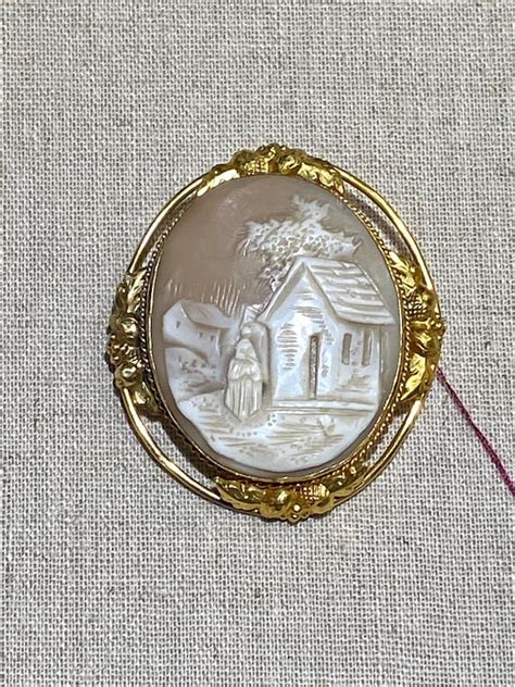 Antique Victorian Scenic Carved Shell Cameo With Upda Gem