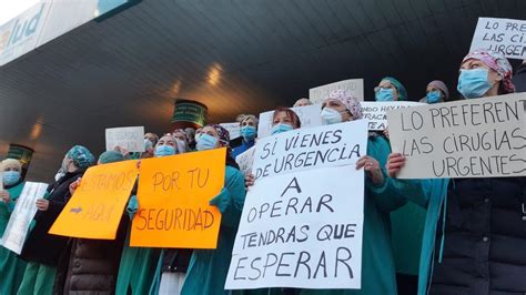 Protesta Del Personal De Enfermer A Del Cl Nico Para Pedir M S