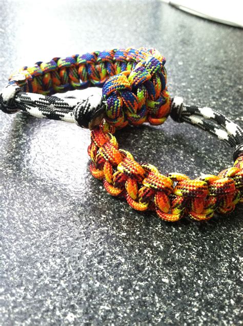 On this page all of our featured paracord bracelet instructions are gathered for easier navigation. Paracord Bracelet Without Buckle (Tutorial) : 8 Steps ...