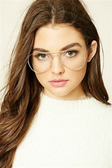 comment choisir ses lunettes selon les types de visages et les tendances