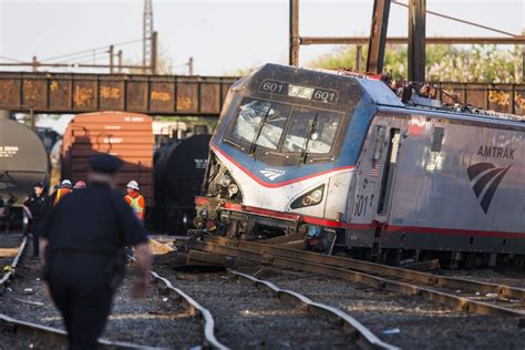 Amtrak Train Derails In Philadelphia Disastrous Mess Leaves 6 Dead Los Angeles Times