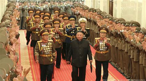 Uma Década De Kim Jong Un No Comando Da Coreia Do Norte Dw 17122021