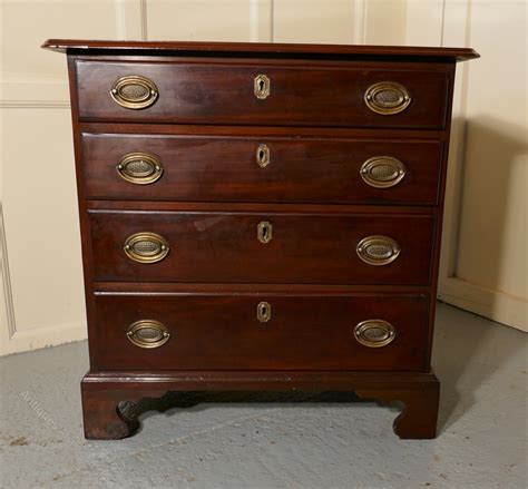 Georgian Mahogany Chest Of Drawers Antiques Atlas