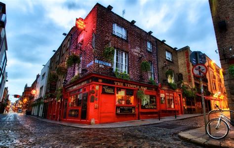 Emigrando A Dublin Temple Bar Street Y Elephant And Castle