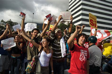 Manifestantes A Favor Y En Contra De La Reforma Que Quita Flickr
