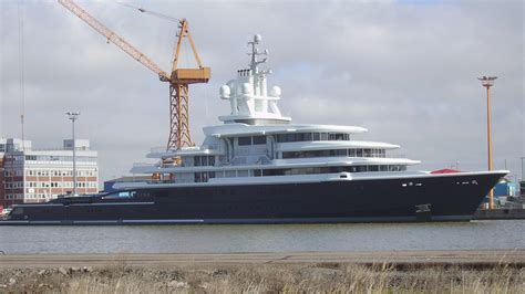 Russian Tycoon In Divorce Battle Wins Back 400m Yacht In Dubai The Moscow Times