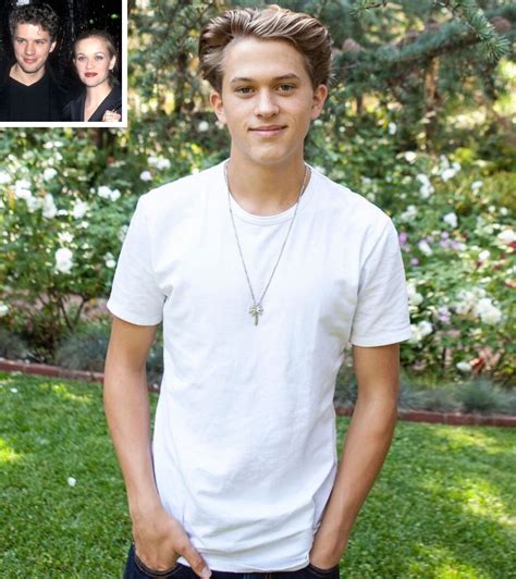 Reese Witherspoon And Ryan Phillippe Celebrate Their Wonderful Son Deacons 17th Birthday Together