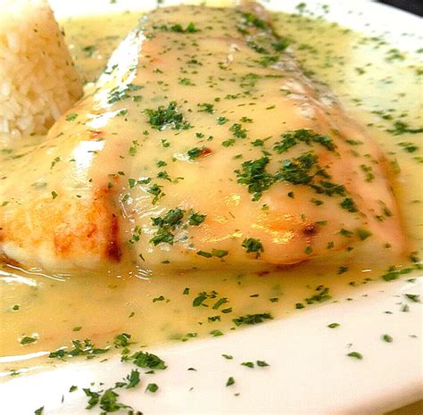 Sprinkle with salt and pepper. Fish Fillet With Honey-Lemon Butter Sauce