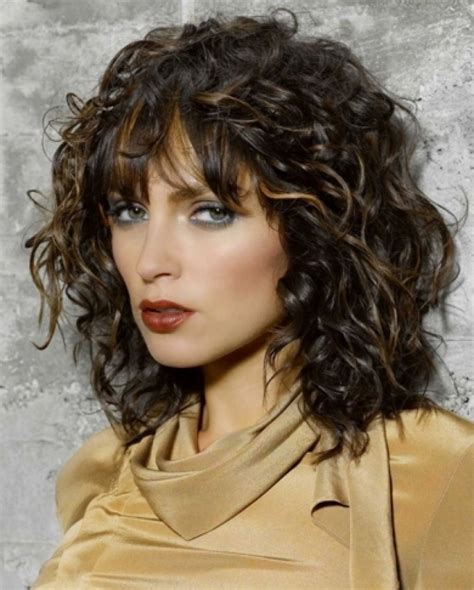 Simply apply a conditioning styling gel or a lightweight mousse and divide hair into small, one to two inch sections. stacked spiral perm on short hair - Google Search | Medium ...