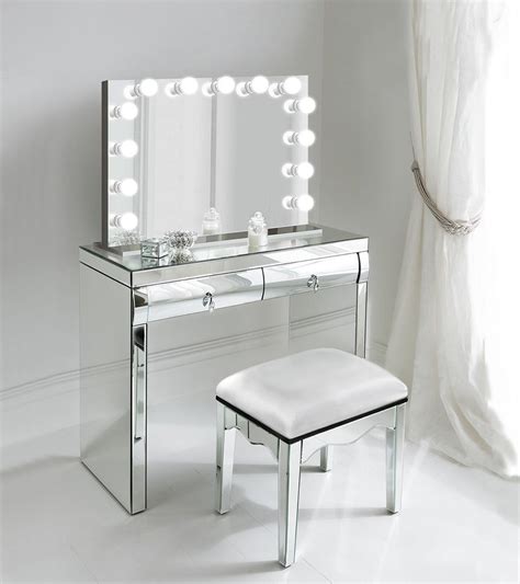 46 Makeup Vanity Set With Lighted Mirror Png