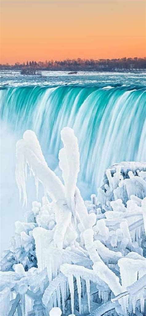 Download Enjoy The Majestic Beauty Of Niagara Falls