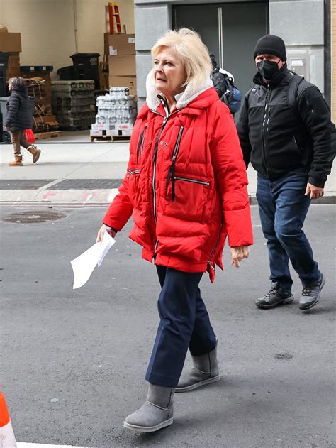 Sex And The City Guest Star Candice Bergen Returns For And Just Like That Season 2—see Pics