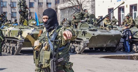 Rebels Press Ukraine Offensive As Obama Pledges Action Against Russia