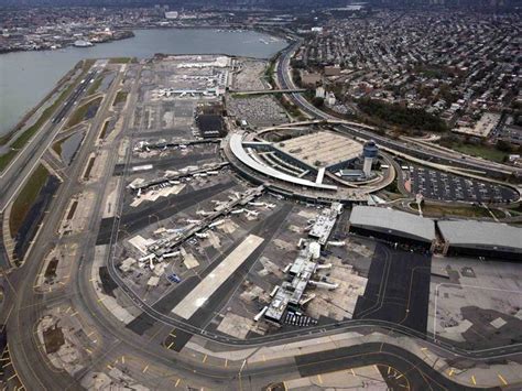 Terminal At New Yorks Laguardia Reopened After Evacuation Report