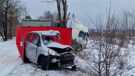 Tragedia Na Drodze Nie Yje Latek Zdj Cia