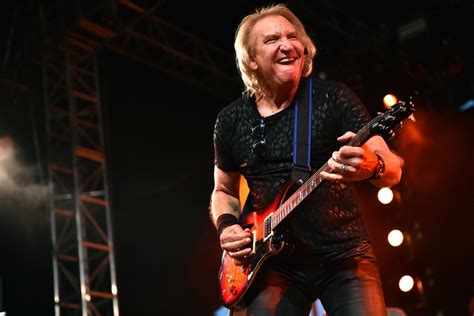 The Eagles Guitarist Joe Walsh Stands Up For The Old