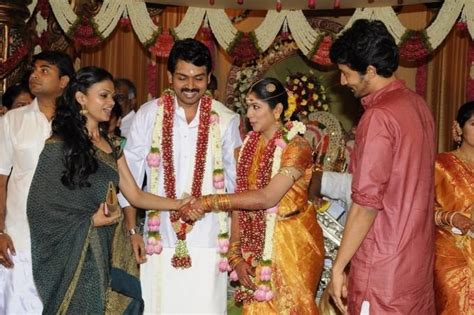 Singer/actress suchitra has been making some controversial and sarcastic comments through her twitter space over the past few days. Singer karthik marriage photos wallpapers