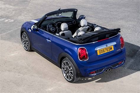 2019 mini cooper and convertible unveiled ahead of detroit autoshow debut