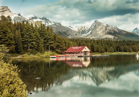 Lake Maligne Boat House Nishantdhumane Flickr