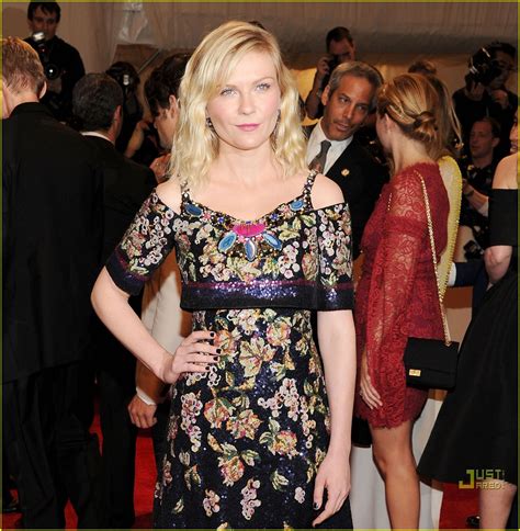 Kirsten Dunst MET Ball 2011 Photo 2540319 2011 MET Ball Kirsten