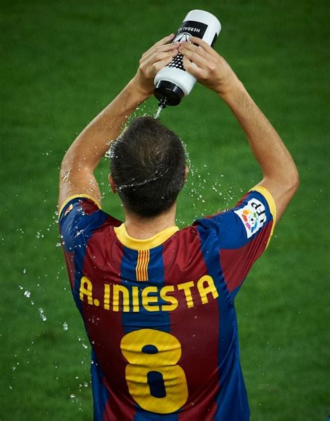 Andres Iniesta Photo 14 Of 21 Pics Wallpaper Photo 610216 Theplace2